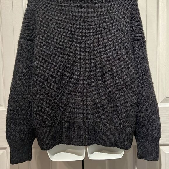 H&M Dark Charcoal Grey almost Black Turtleneck Sweater Size M - Picture 7 of 9